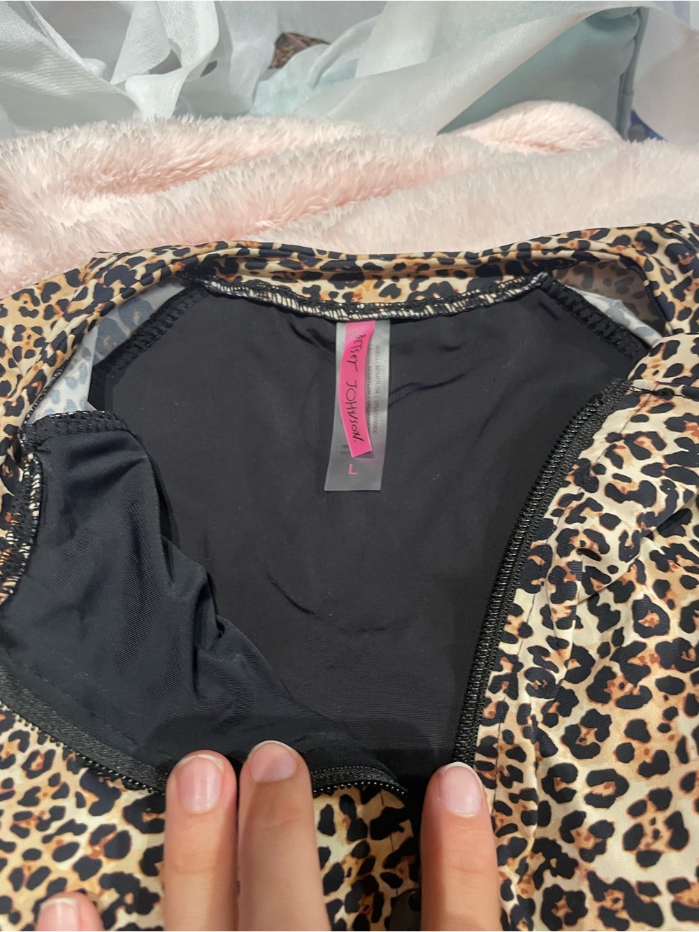 NWT Betsey Johnson
Charming Cheetah Print Long Sleeve
Scuba Zip Up Swimsuit - Picture 7 of 7